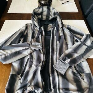 Lululemon Jacket 💕 Like New